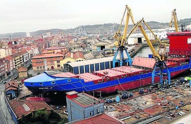 astillero-naval-gijon-pymar-archivo_astima20101028_0016_5